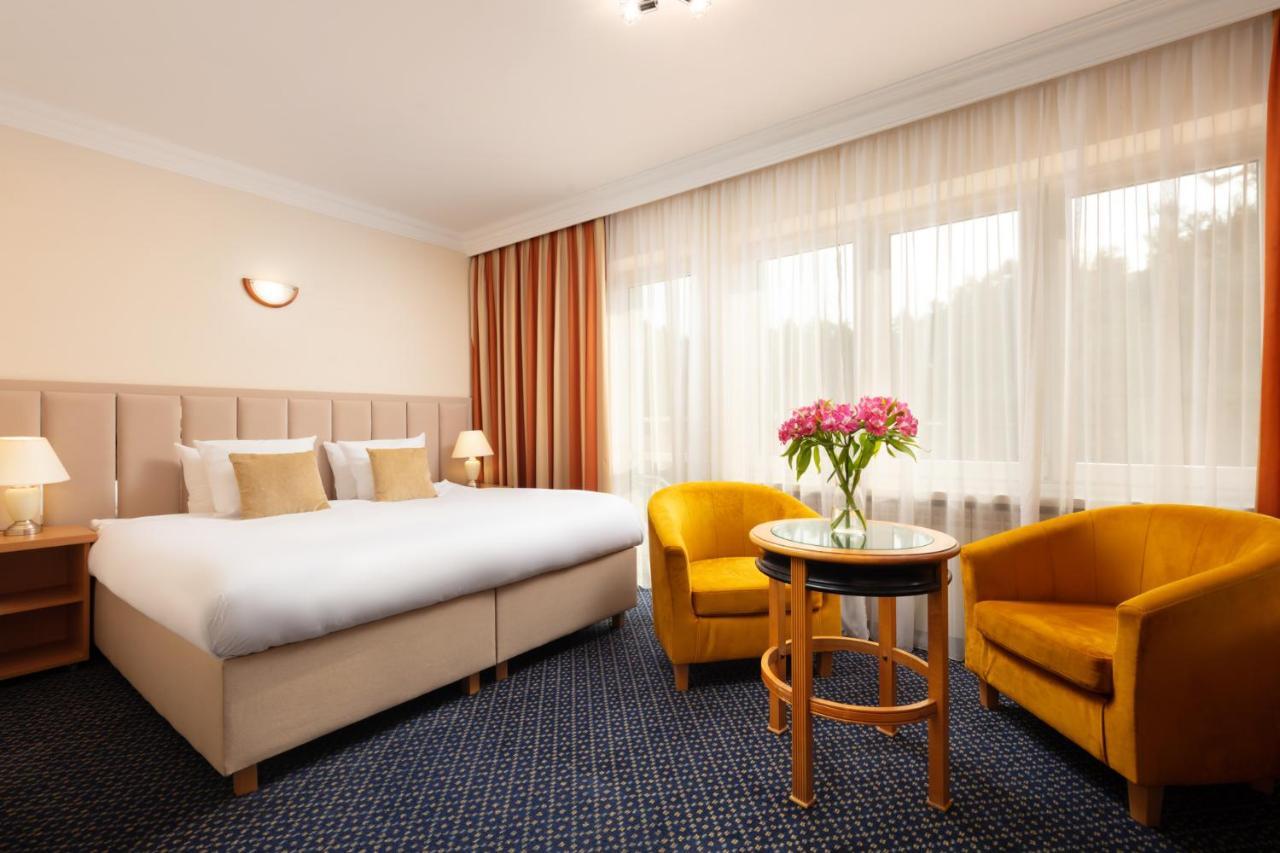 Bed and Breakfast Perla Lesna Nadarzyn Exterior foto