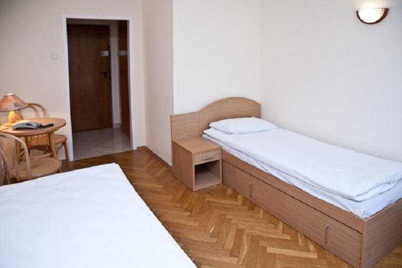 Bed and Breakfast Perla Lesna Nadarzyn Exterior foto