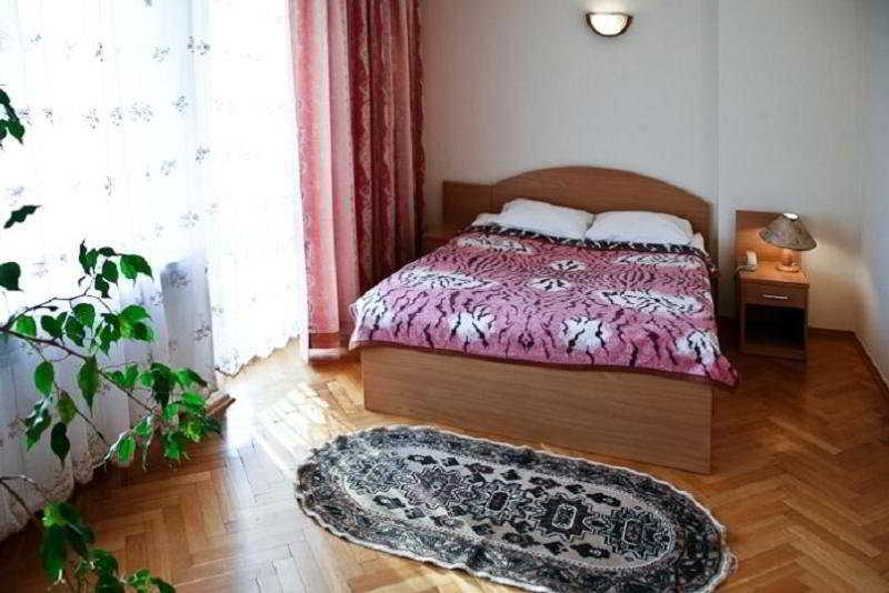 Bed and Breakfast Perla Lesna Nadarzyn Exterior foto